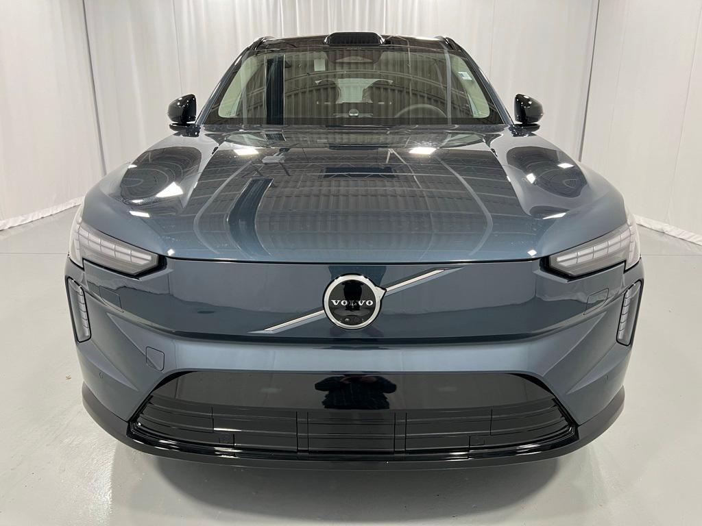 new 2025 Volvo EX90 car, priced at $91,292