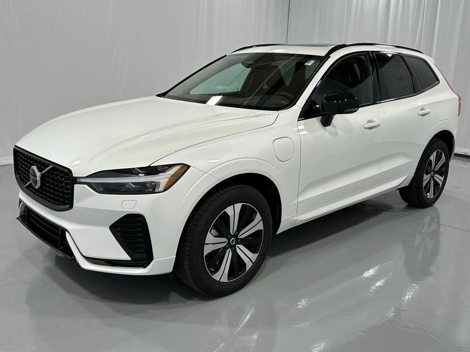 new 2025 Volvo XC60 car, priced at $62,075