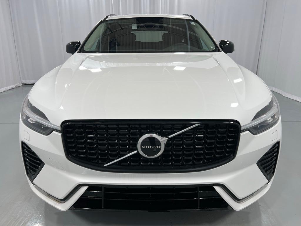 new 2025 Volvo XC60 Plug-In Hybrid car, priced at $62,075