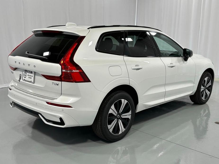 new 2025 Volvo XC60 car, priced at $62,075