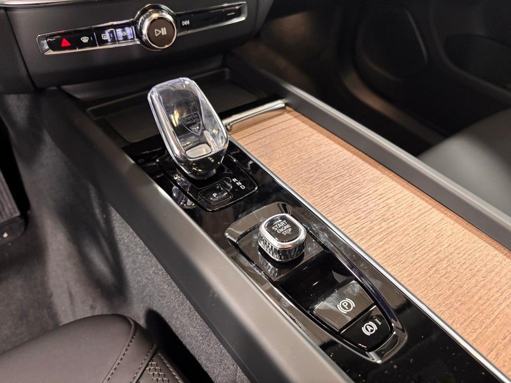 new 2026 Volvo XC60 car, priced at $57,985