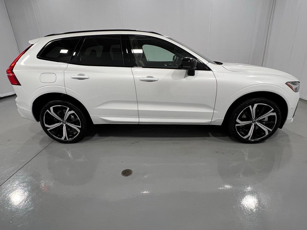 new 2025 Volvo XC60 Plug-In Hybrid car, priced at $71,855