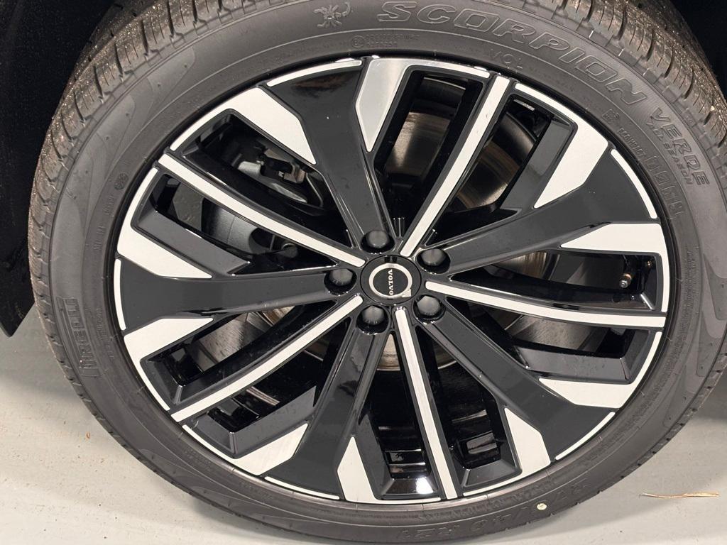 new 2026 Volvo XC90 car, priced at $71,825