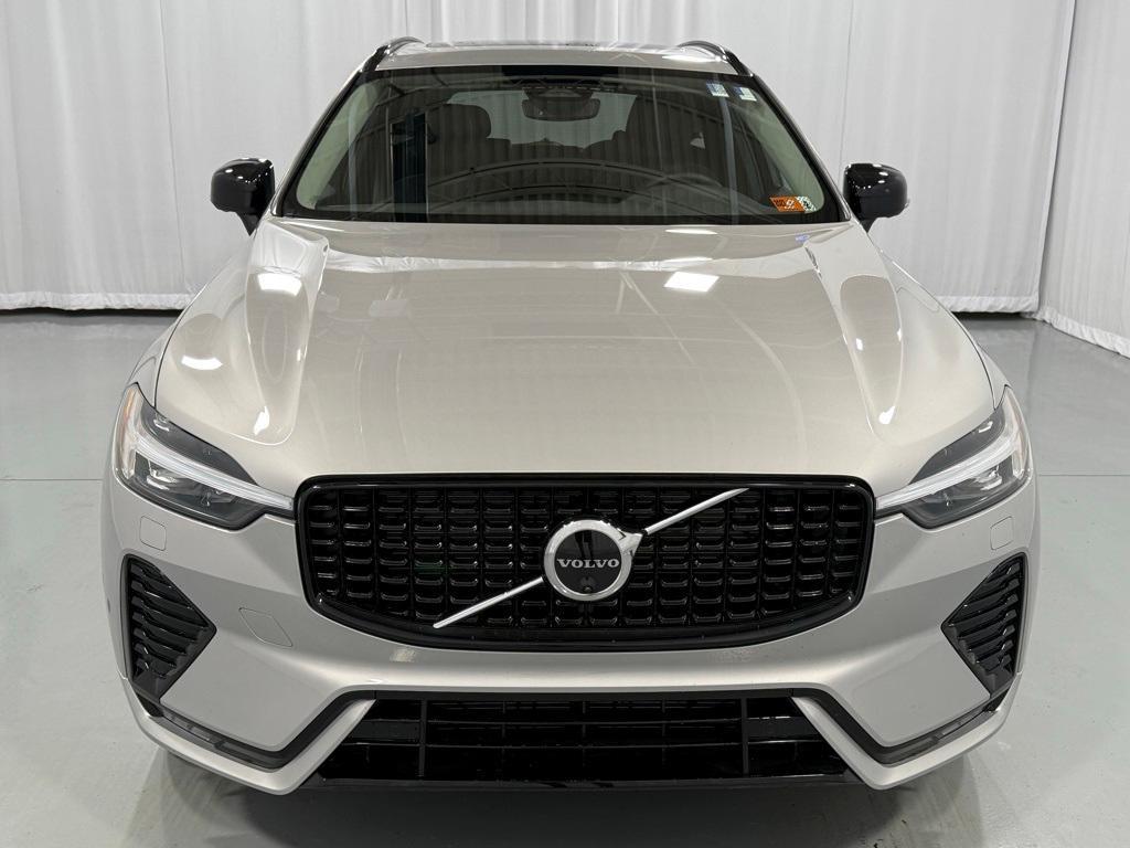 new 2025 Volvo XC60 car, priced at $55,945