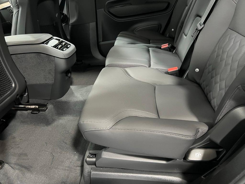 new 2025 Volvo XC90 car, priced at $69,155