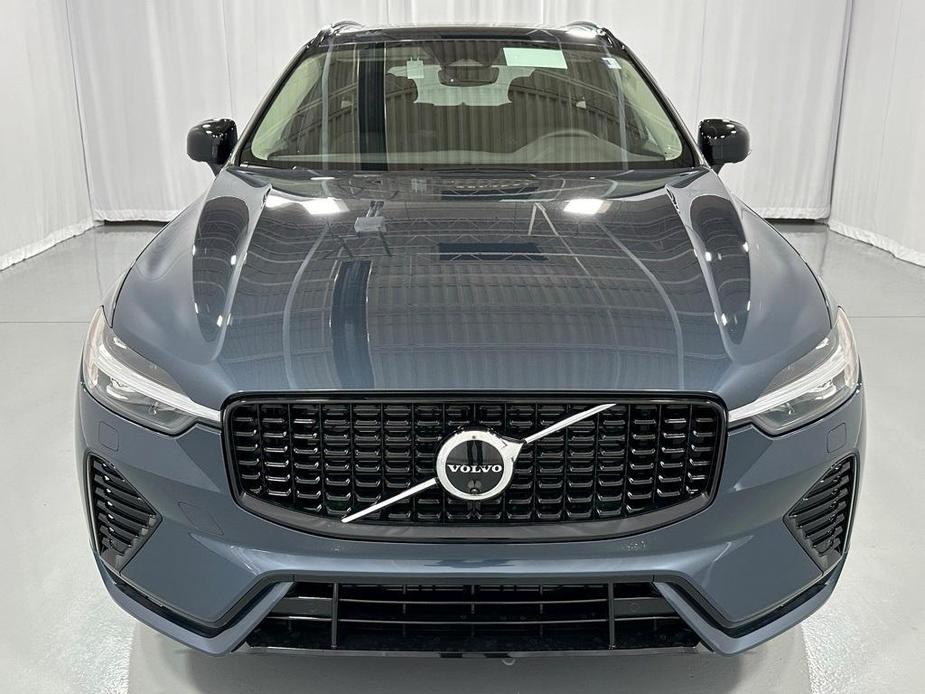 new 2025 Volvo XC60 car, priced at $54,925