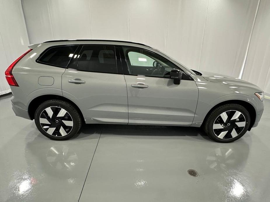 new 2025 Volvo XC60 car, priced at $67,425