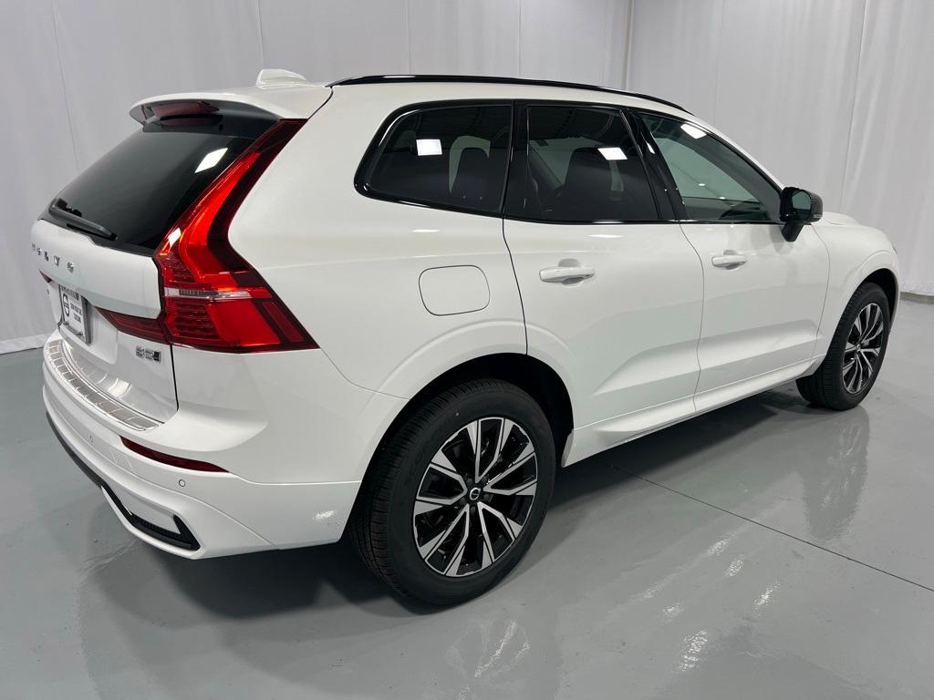 new 2025 Volvo XC60 car, priced at $51,075