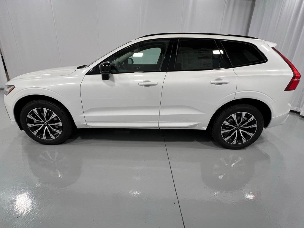 new 2025 Volvo XC60 car, priced at $51,075