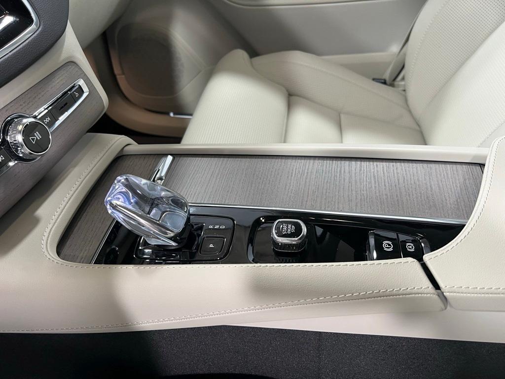 new 2025 Volvo XC90 Plug-In Hybrid car, priced at $81,875