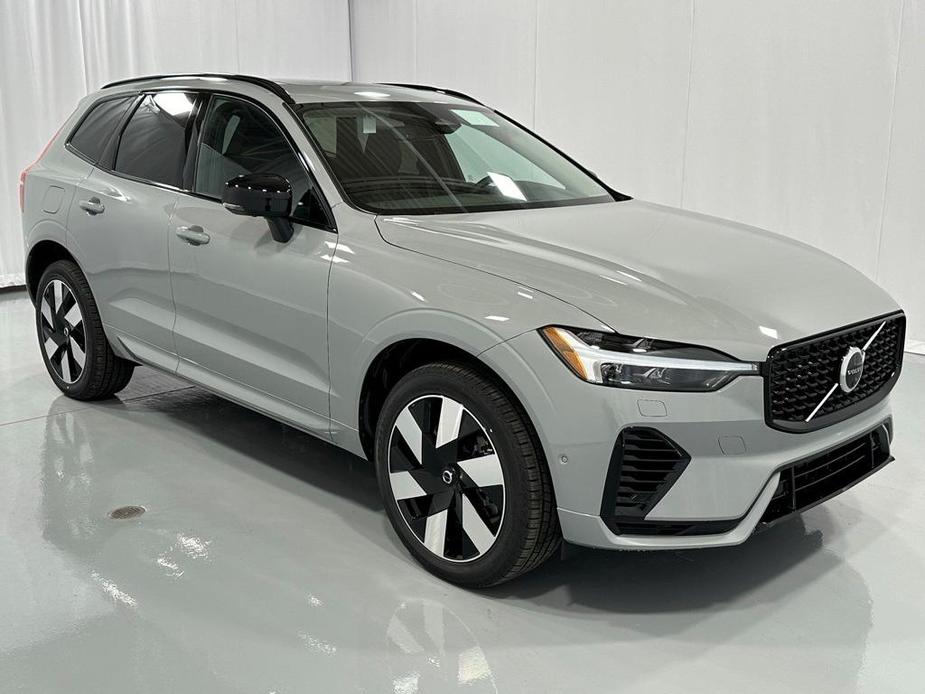 new 2025 Volvo XC60 car, priced at $66,235