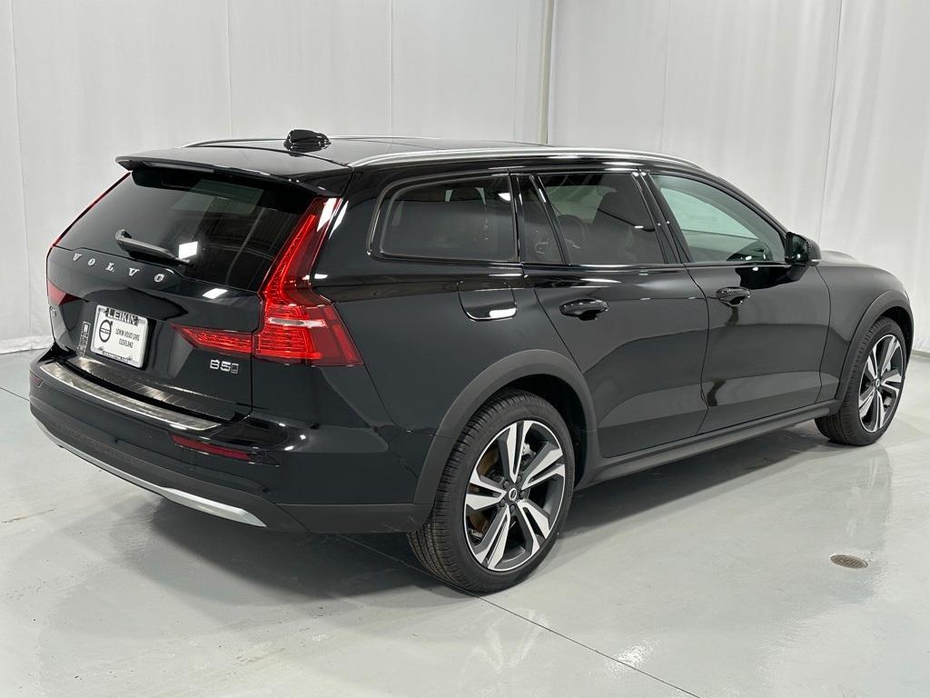 new 2025 Volvo V60 Cross Country car, priced at $55,025