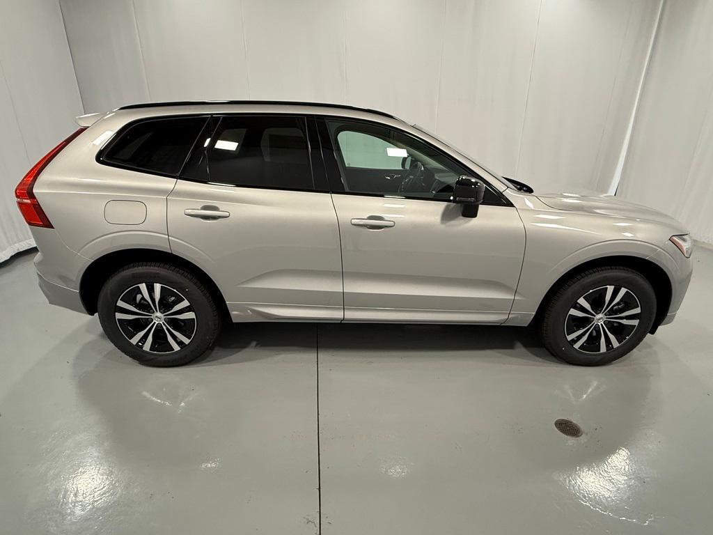 new 2025 Volvo XC60 car, priced at $49,095