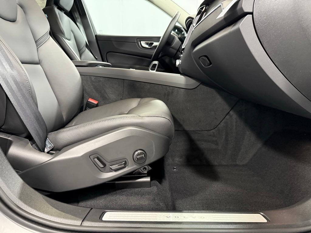 new 2025 Volvo XC60 car, priced at $49,095