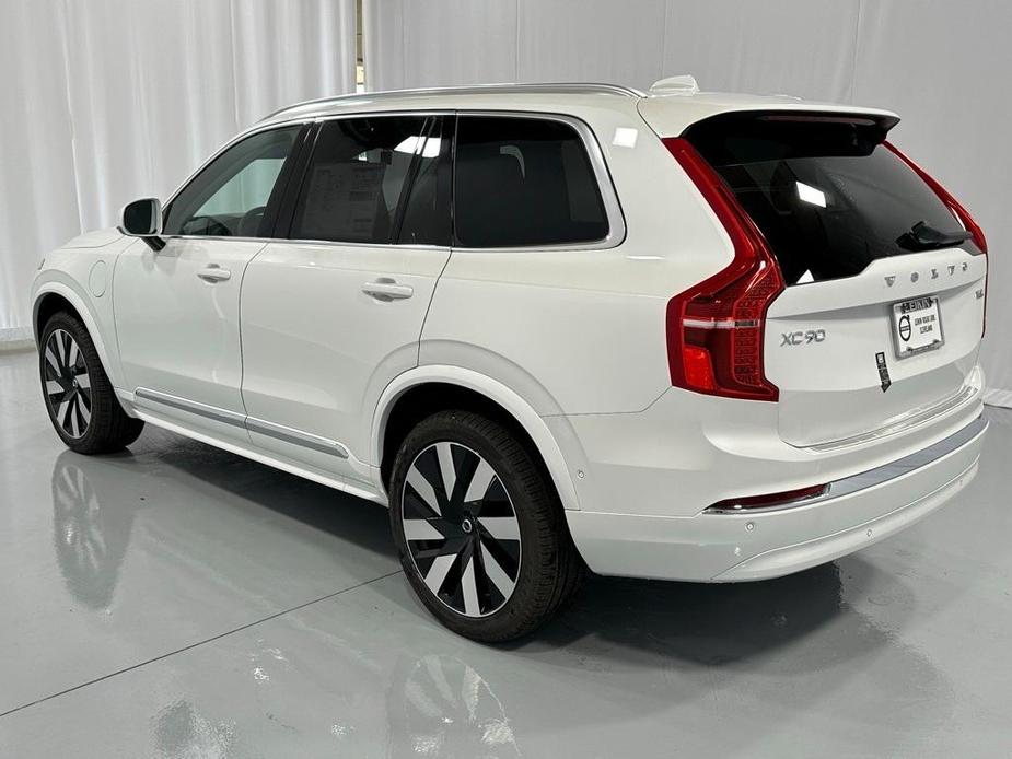 new 2025 Volvo XC90 car, priced at $78,455