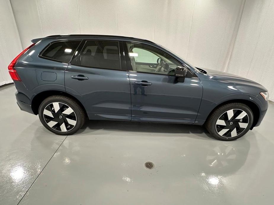 new 2025 Volvo XC60 car, priced at $66,235