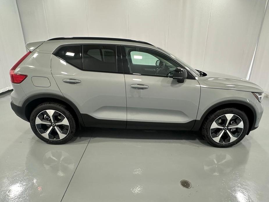 new 2025 Volvo XC40 car, priced at $48,315