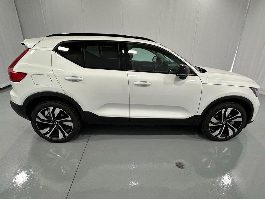 new 2025 Volvo XC40 car, priced at $51,040