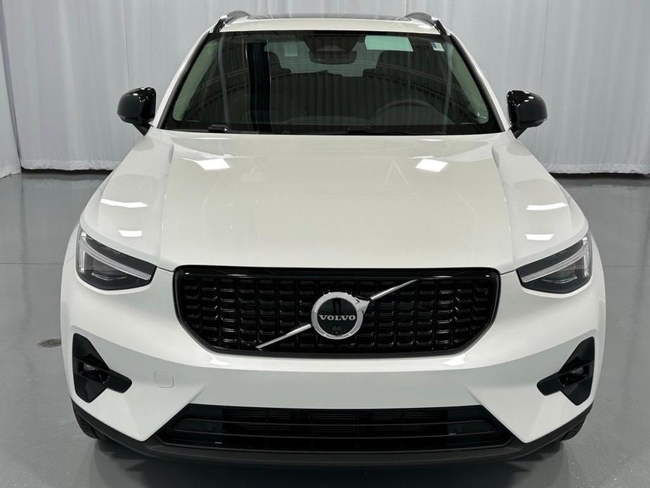 new 2025 Volvo XC40 car, priced at $51,040