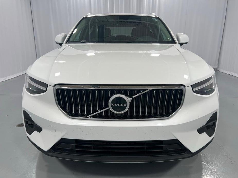 new 2025 Volvo XC40 car, priced at $52,215