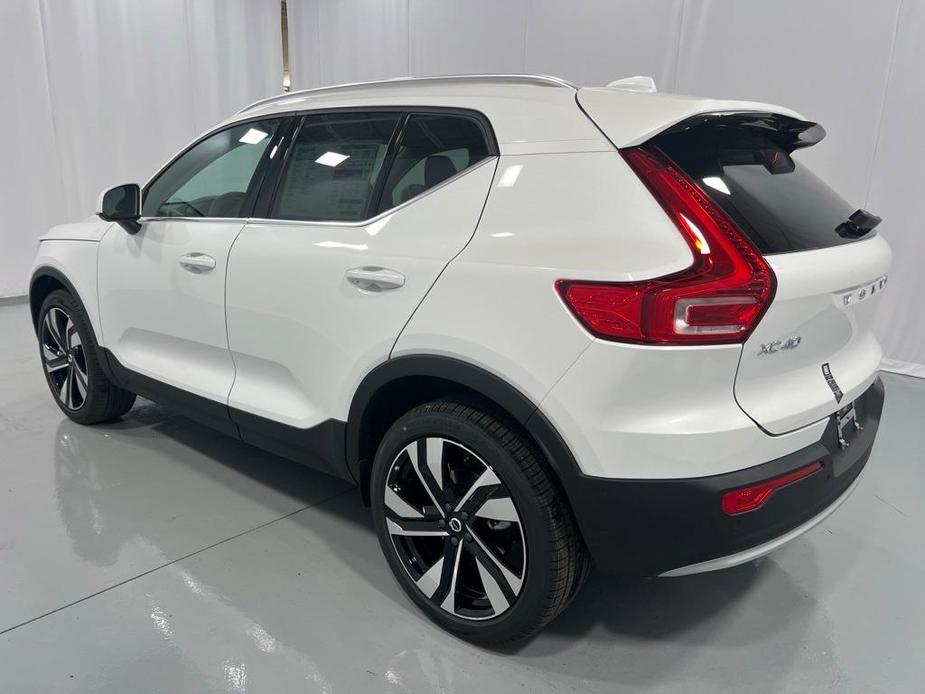 new 2025 Volvo XC40 car, priced at $52,215