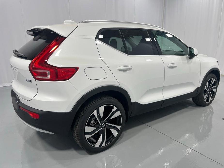 new 2025 Volvo XC40 car, priced at $52,215