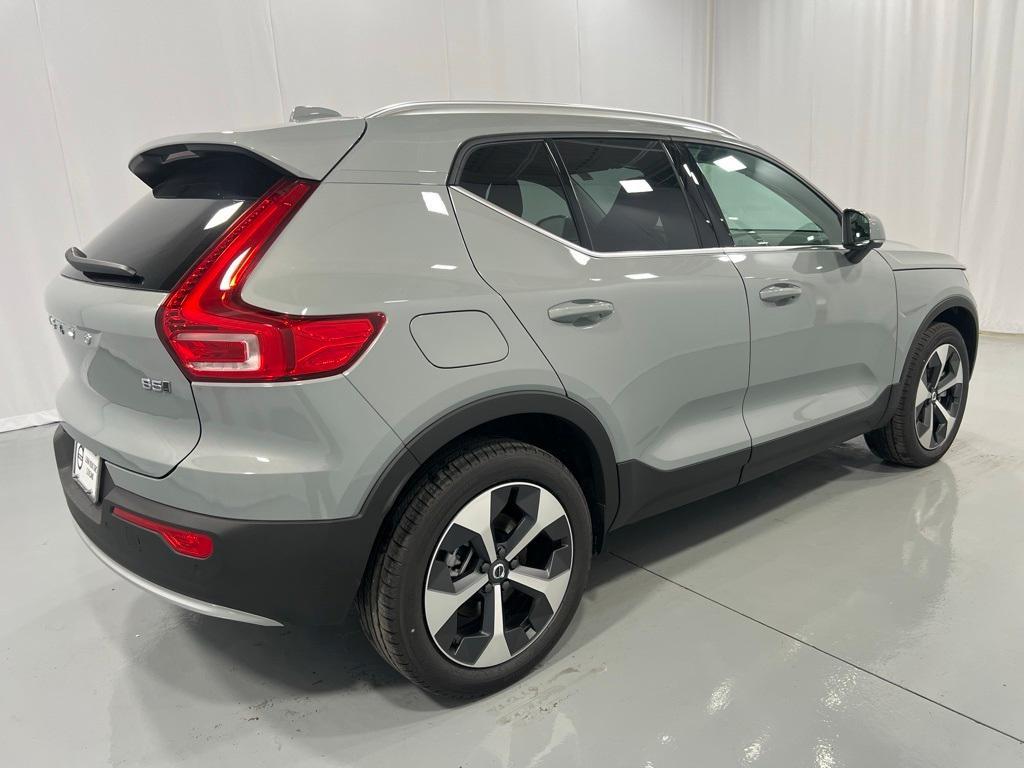 new 2025 Volvo XC40 car, priced at $45,465