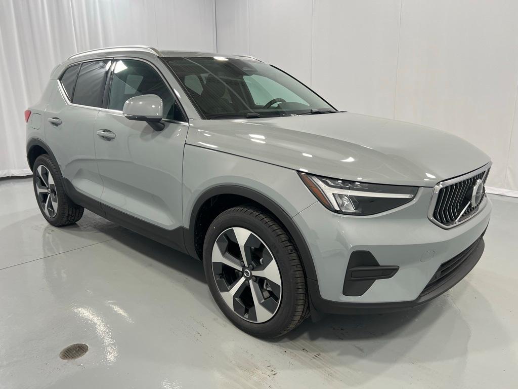 new 2025 Volvo XC40 car, priced at $45,465