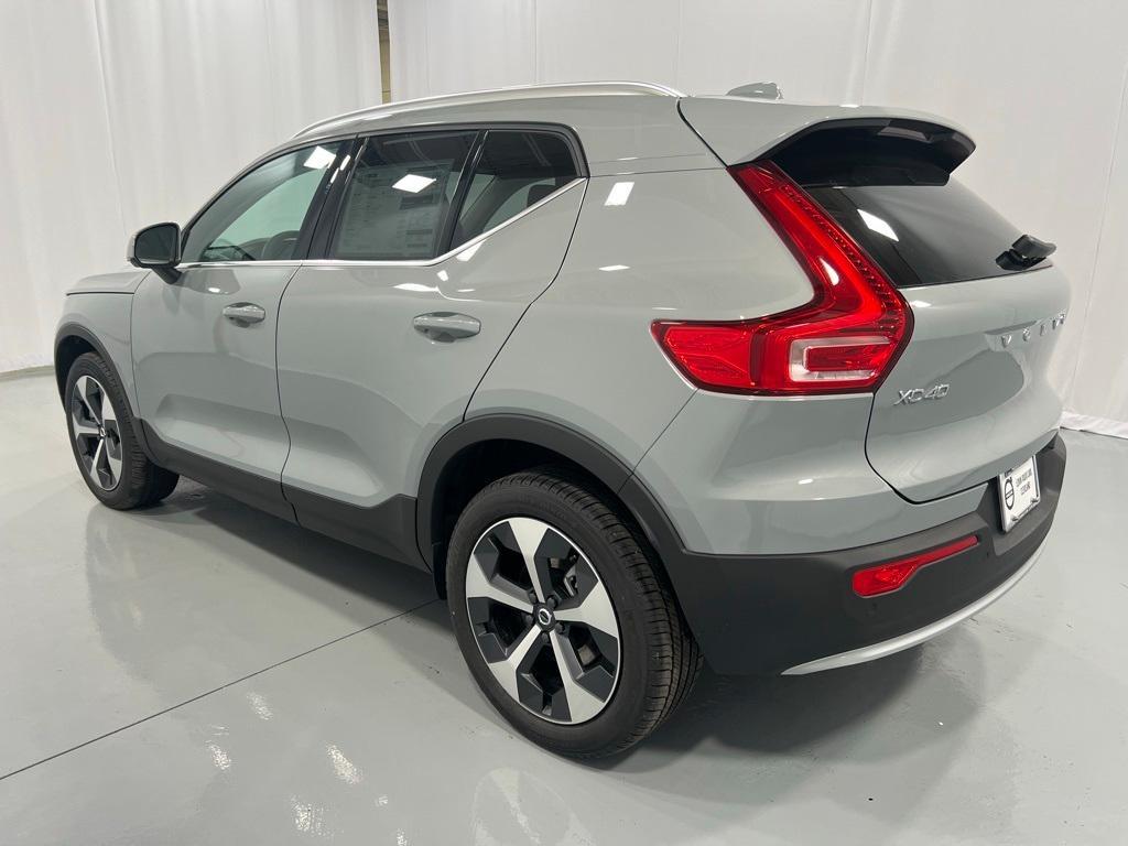 new 2025 Volvo XC40 car, priced at $45,465