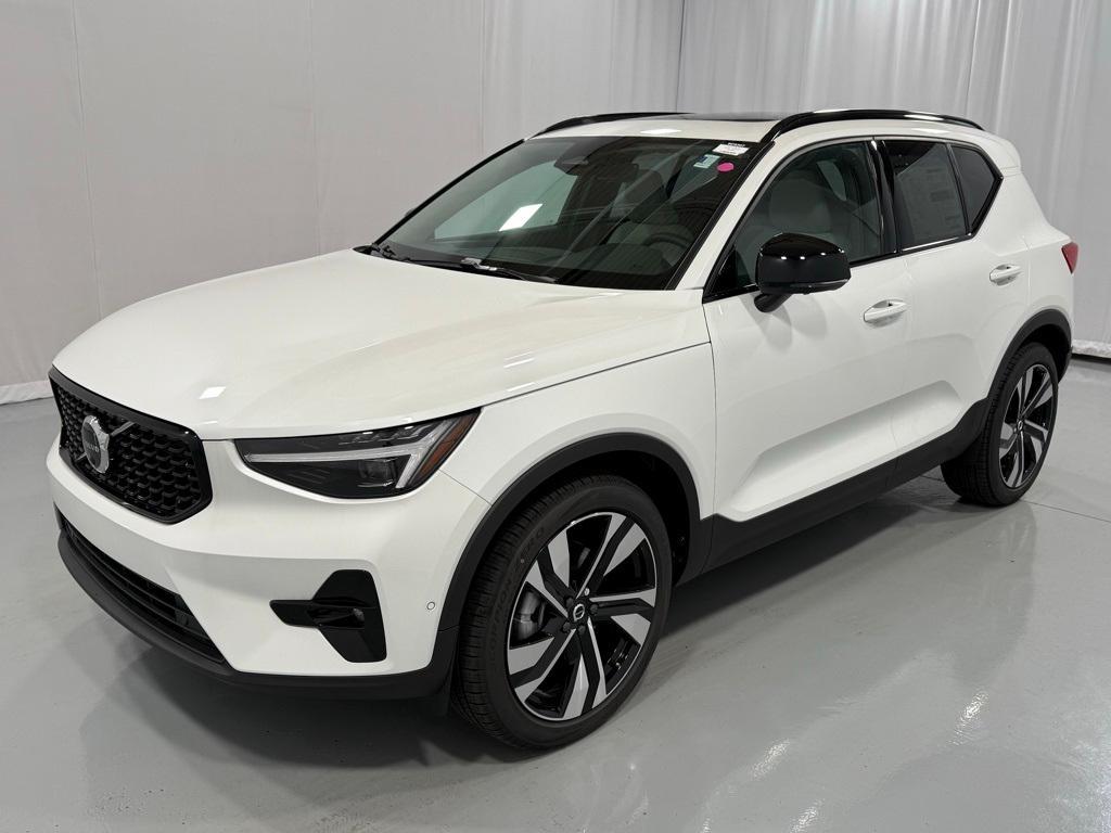new 2025 Volvo XC40 car, priced at $49,810