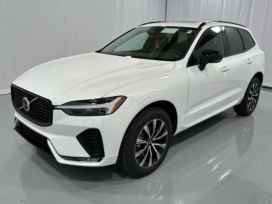 new 2025 Volvo XC60 car, priced at $51,075