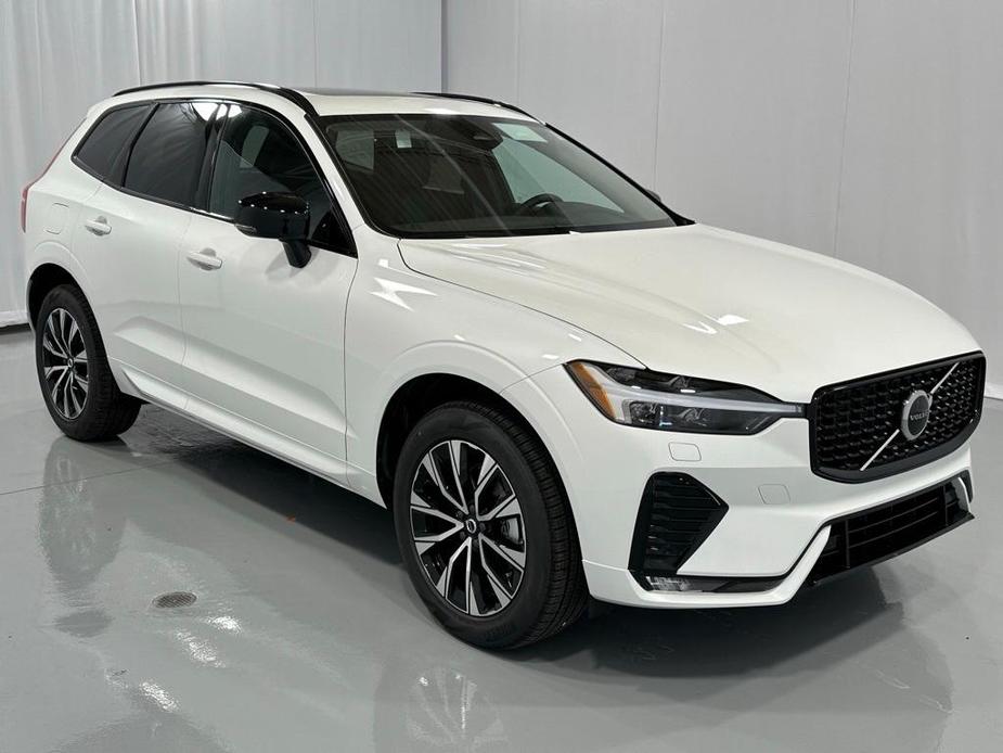 new 2025 Volvo XC60 car, priced at $51,075