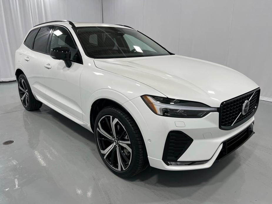 new 2025 Volvo XC60 car, priced at $61,025