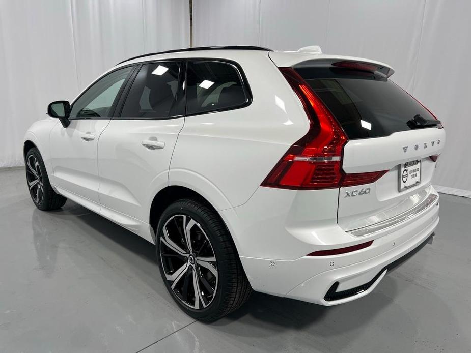 new 2025 Volvo XC60 car, priced at $61,025