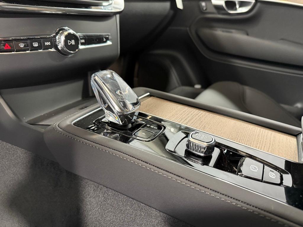 new 2025 Volvo XC90 car, priced at $69,185