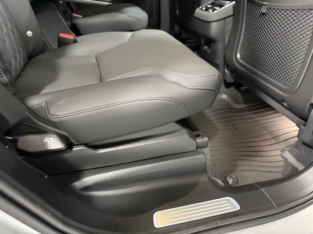 new 2025 Volvo XC90 car, priced at $69,185
