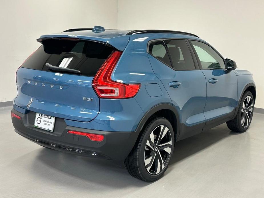 new 2024 Volvo XC40 car, priced at $50,885