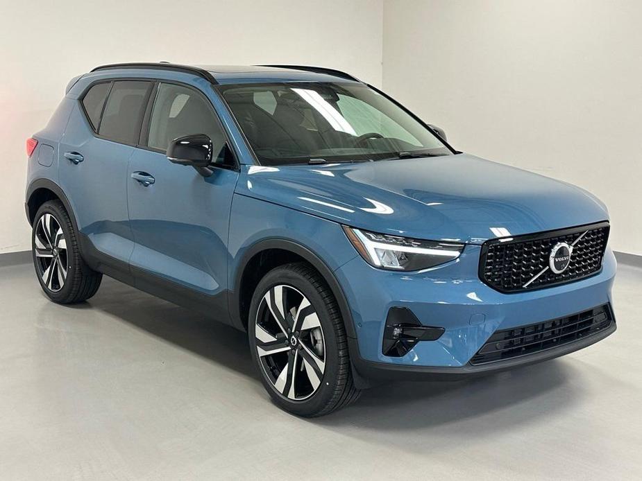 new 2024 Volvo XC40 car, priced at $50,885