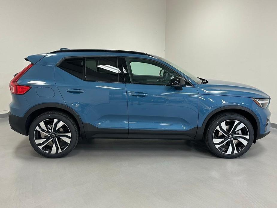 new 2024 Volvo XC40 car, priced at $50,885