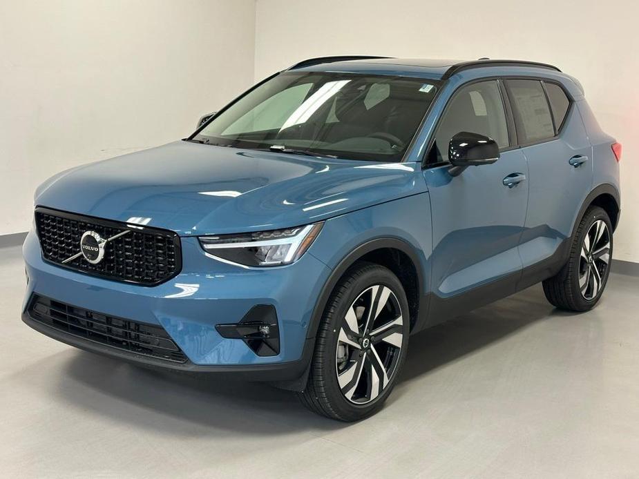 new 2024 Volvo XC40 car, priced at $50,885