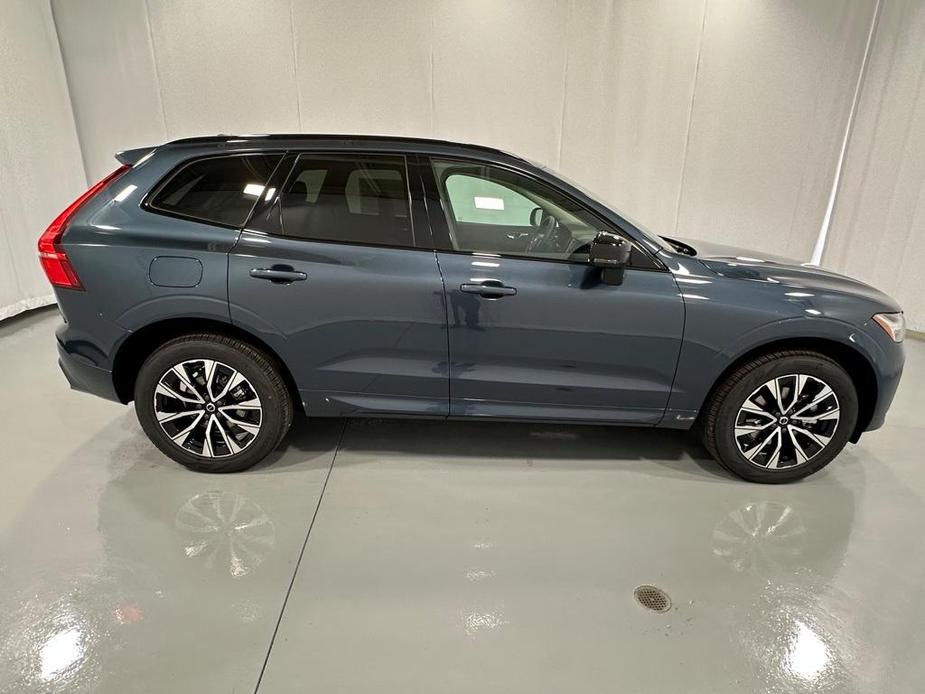 new 2025 Volvo XC60 car, priced at $51,075