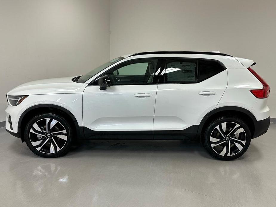 new 2024 Volvo XC40 car, priced at $52,410