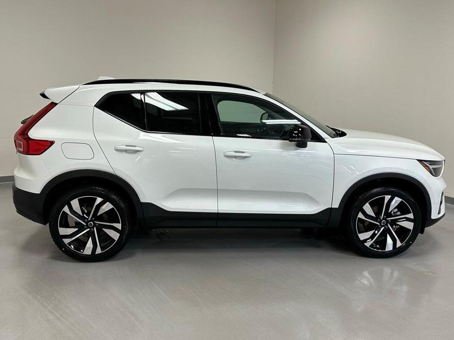 new 2024 Volvo XC40 car, priced at $52,410