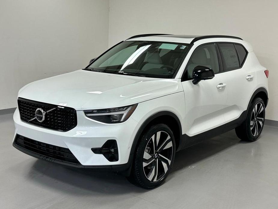 new 2024 Volvo XC40 car, priced at $52,410