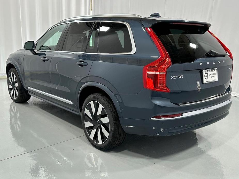 new 2025 Volvo XC90 car, priced at $78,455