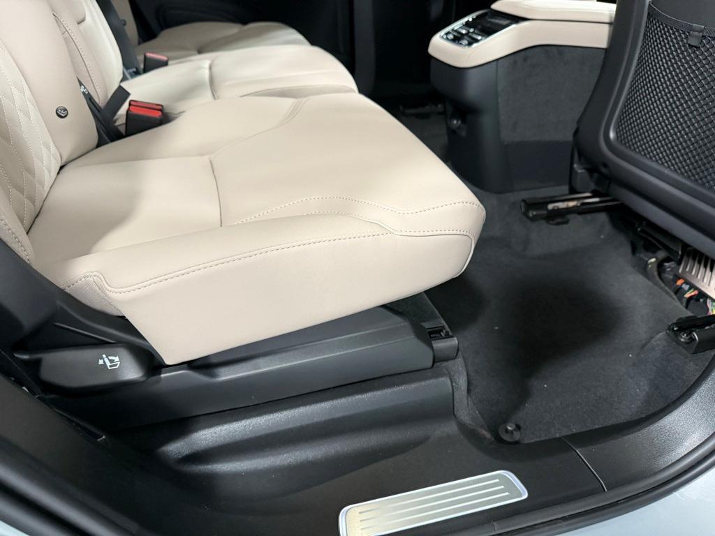 new 2025 Volvo XC90 car, priced at $69,155