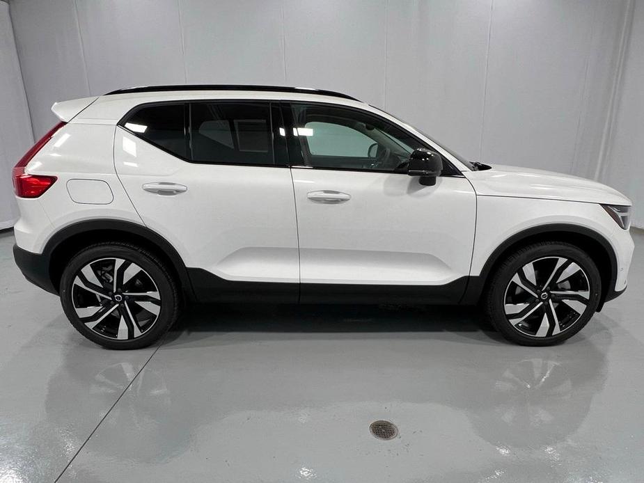 new 2025 Volvo XC40 car, priced at $49,790