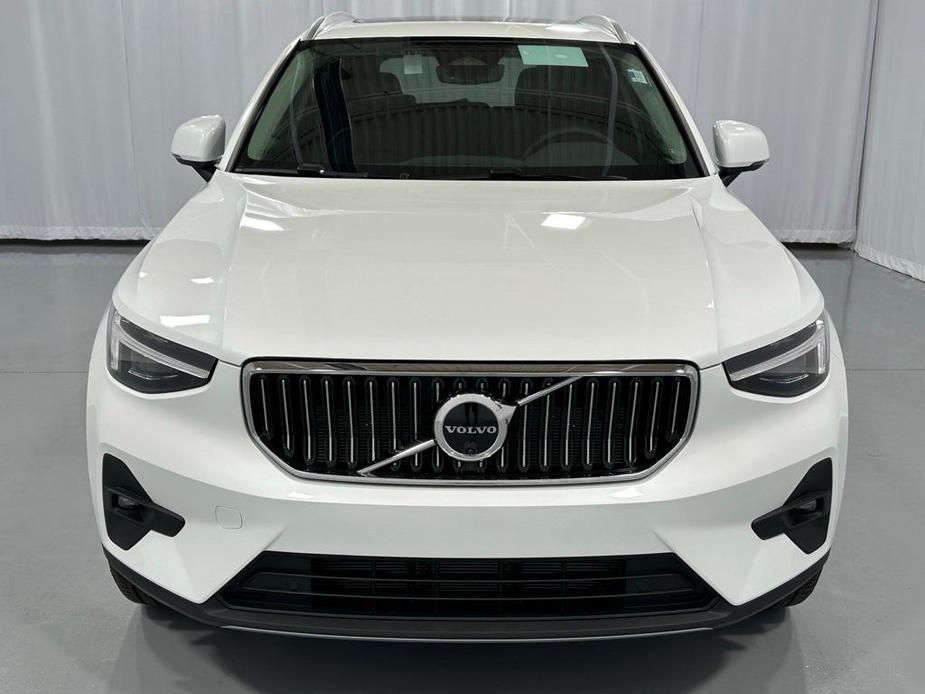 new 2025 Volvo XC40 car, priced at $52,215