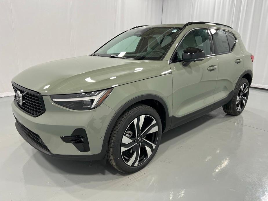 new 2025 Volvo XC40 car, priced at $49,790