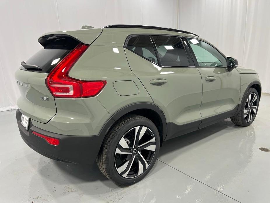 new 2025 Volvo XC40 car, priced at $49,790